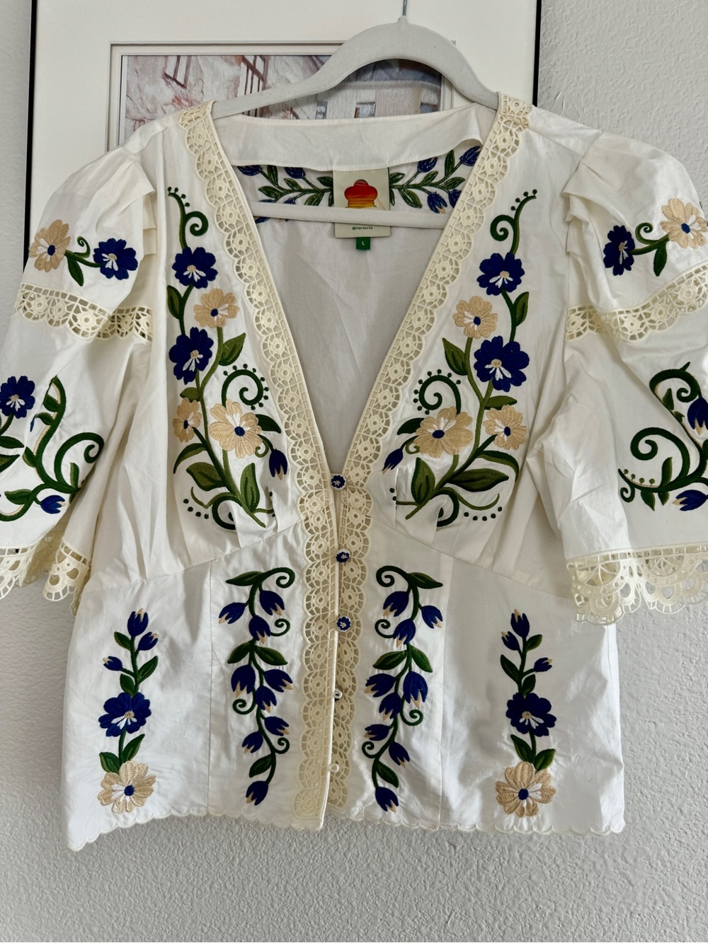 Farm Rio Embroidered Floral V-Neck Women’s Top - Picture 6 of 17